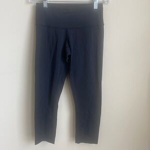 Lululemon Black Capri Activewear Leggings 2
